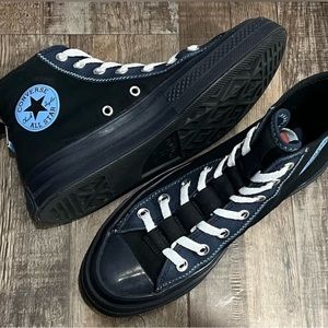 Like New Converse Chuck Taylor All Star CX Explore
Size: 7